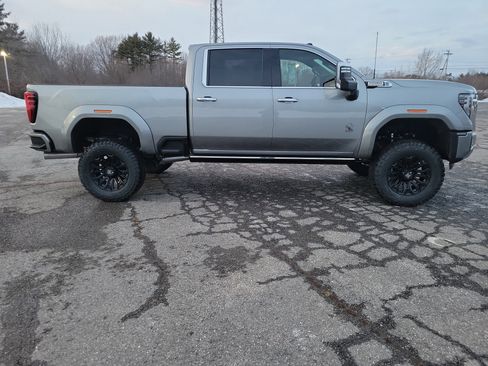 New 2026 GMC Sierra 2500 Denali w/ Denali Reserve Package image 8