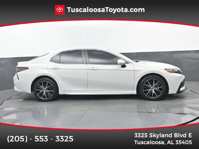 Used 2024 Toyota Camry SE FWD image 1
