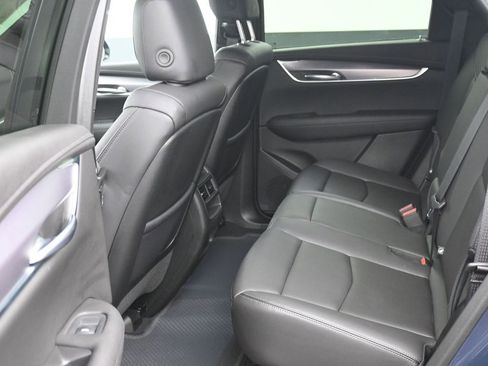 Used 2025 Cadillac XT5 Luxury AWD/4WD image 13