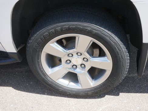 Used 2020 Chevrolet Suburban LT AWD/4WD image 7