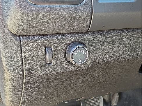 Used 2022 Chevrolet Colorado LT w/ Fleet Safety Package image 19