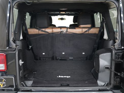 Used 2012 Jeep Wrangler Unlimited Sahara w/ Mopar Chrome Edition Group image 37