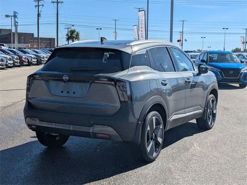 New 2026 Nissan Kicks SR image 3