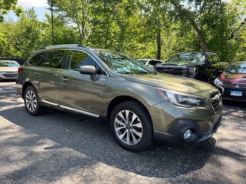 Used 2019 Subaru Outback 2.5i Touring AWD/4WD image 1