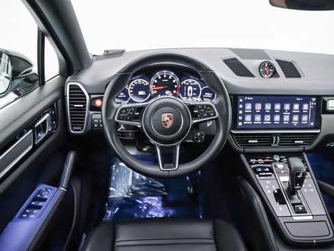 Certified 2023 Porsche Cayenne image 16