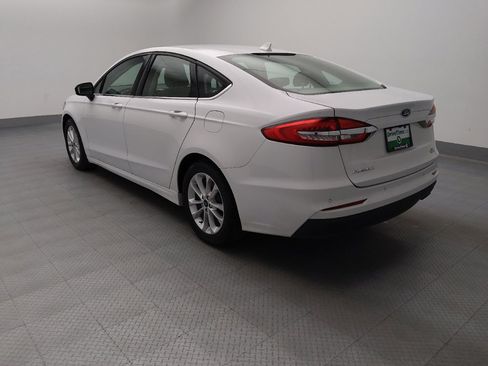 Used 2019 Ford Fusion SE FWD image 5