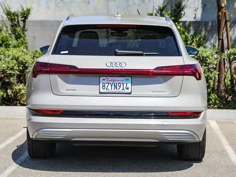Used 2022 Audi e-tron Premium AWD/4WD image 5