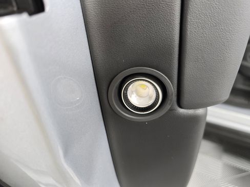 Used 2022 Rivian R1S Launch Edition image 32