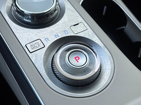 Used 2023 Genesis GV70 2.5T w/ Advanced Package image 17