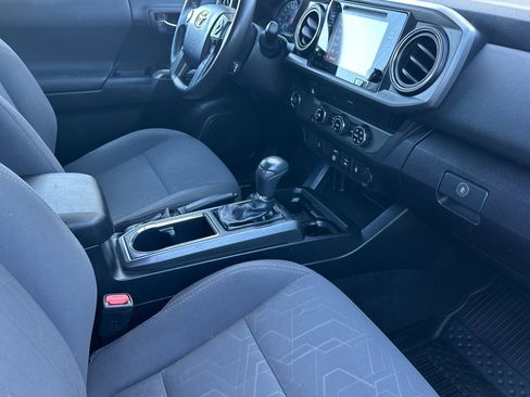 Used 2018 Toyota Tacoma TRD Off-Road image 14