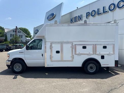 New 2027 Ford E-350 and Econoline 350 Super Duty w/ Power Equipment Group RWD image 9