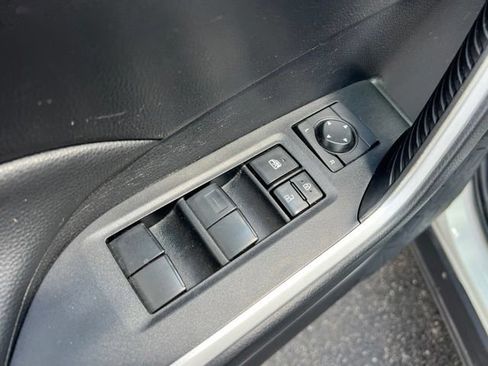 Used 2021 Toyota RAV4 XLE FWD image 25
