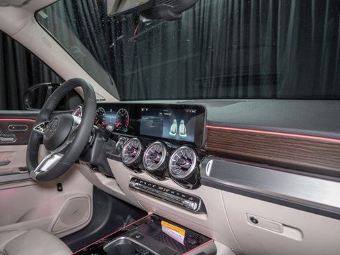 New 2026 Mercedes-Benz GLB 250 image 15