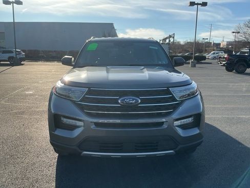 Used 2022 Ford Explorer XLT w/ Equipment Group 202A image 2