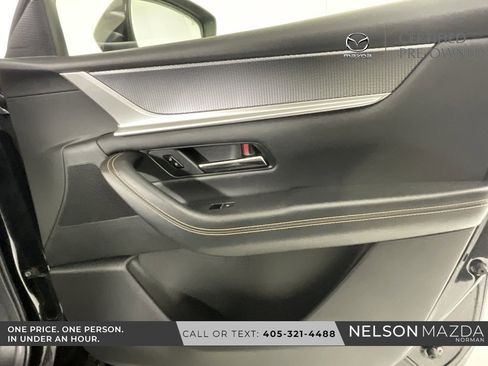 Used 2025 MAZDA CX-70 3.3 Turbo w/ Preferred Package image 16