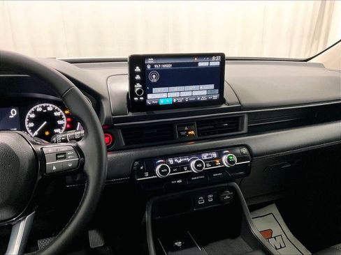 Used 2025 Honda Pilot EX-L image 19