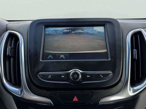 Used 2018 Chevrolet Equinox LS FWD image 32