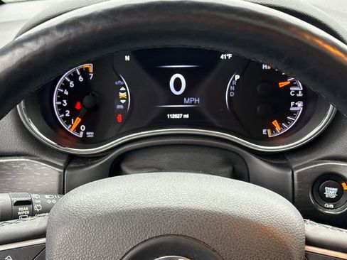 Used 2018 Jeep Grand Cherokee Altitude image 29