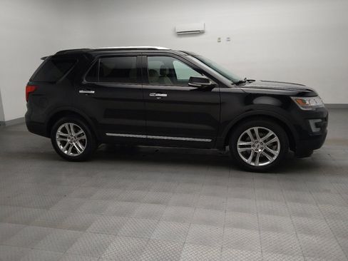 Used 2017 Ford Explorer Limited image 11