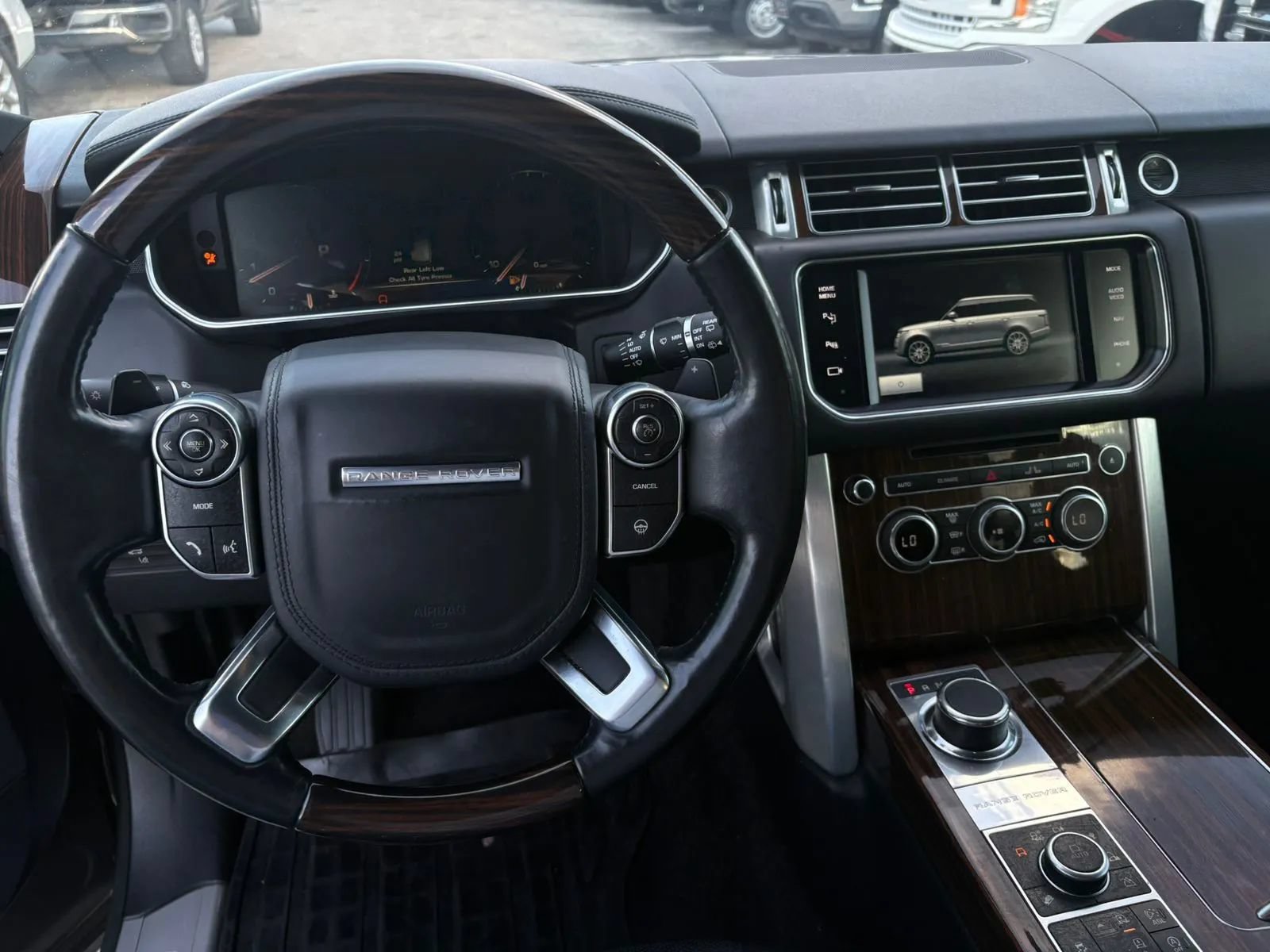Used 2015 Land Rover Range Rover Supercharged AWD/4WD image 20