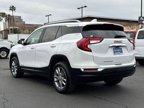 Used 2022 GMC Terrain SLT image 11