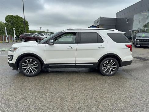 Used 2017 Ford Explorer Platinum AWD/4WD image 2