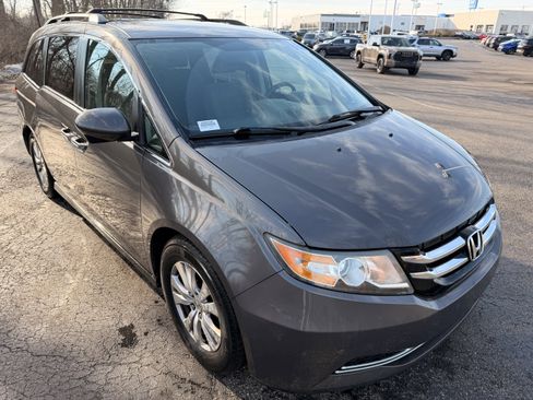 Used 2016 Honda Odyssey SE image 1