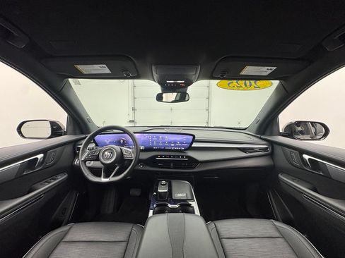 Used 2025 Buick Enclave Sport Touring FWD image 3