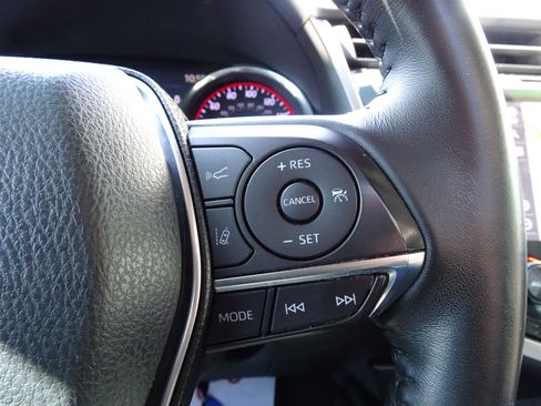 Used 2020 Toyota Camry XSE w/ Navigation Package image 25