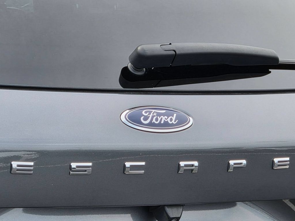 Used 2025 Ford Escape ST-Line AWD/4WD image 10
