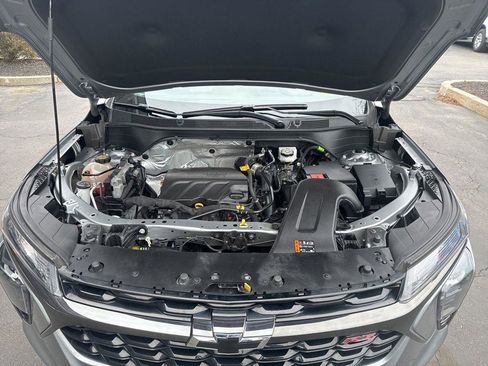 Certified 2024 Chevrolet Trax RS w/ Sunroof Package FWD image 21