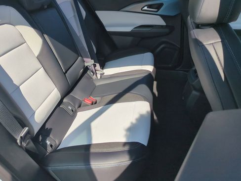 New 2026 Chevrolet Equinox EV LT image 25