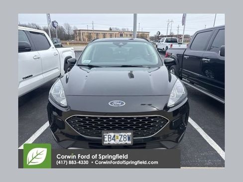Used 2020 Ford Escape SE image 1