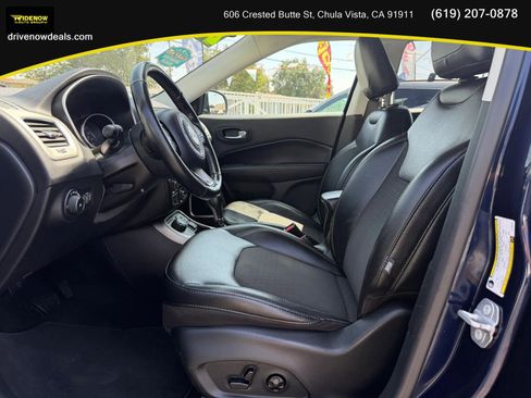 Used 2020 Jeep Compass Latitude w/ Cold Weather Group AWD/4WD image 11