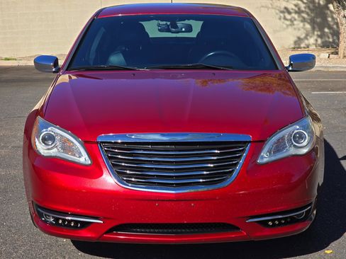 Used 2013 Chrysler 200 Limited image 3