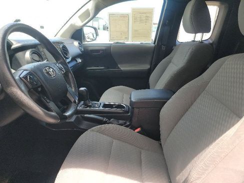 Used 2022 Toyota Tacoma SR RWD image 11