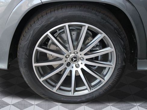 Used 2025 Mercedes-Benz GLS 450 4MATIC image 12