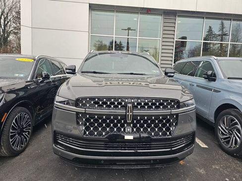 New 2025 Lincoln Navigator Black Label image 2