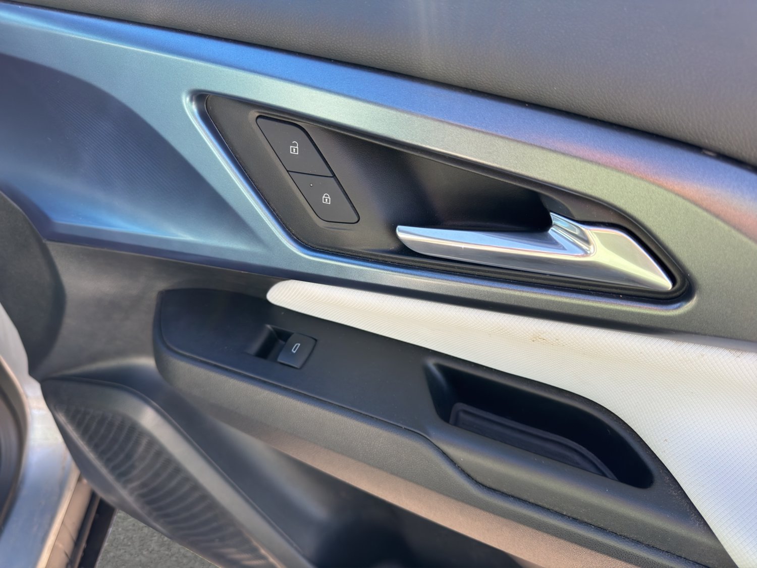 Certified 2024 Chevrolet Equinox EV LT FWD image 16