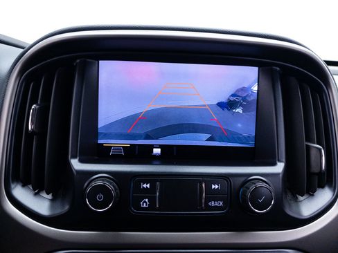 Used 2020 Chevrolet Colorado Z71 AWD/4WD image 9