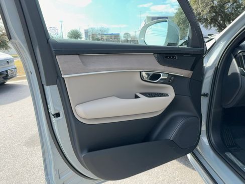 New 2026 Volvo XC90 T8 Plus w/ Protection Package AWD/4WD image 9