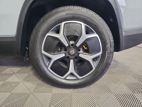 Used 2023 Rivian R1S Adventure image 10