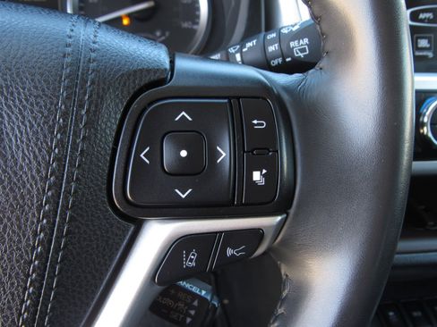 Used 2019 Toyota Highlander Limited image 28