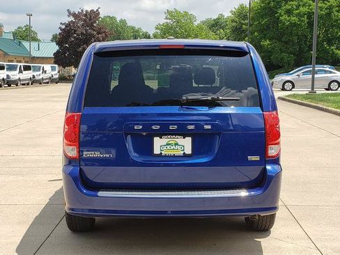 Used 2018 Dodge Grand Caravan SE w/ UConnect Hands-Free Group FWD image 4