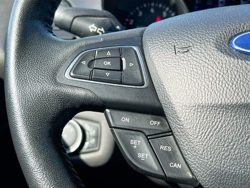 Used 2017 Ford Escape Titanium image 12