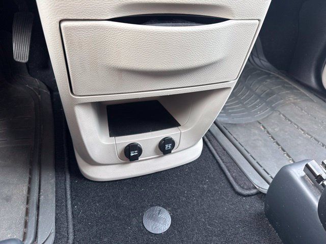 Used 2019 Dodge Grand Caravan SE w/ UConnect Hands-Free Group FWD image 21