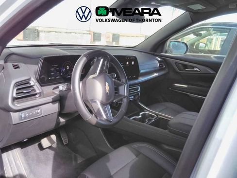 Used 2025 Chevrolet Traverse LT AWD/4WD image 5