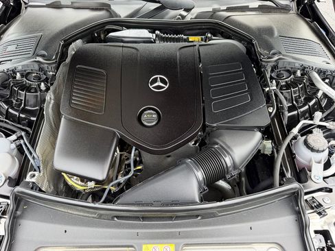 Used 2025 Mercedes-Benz C 300 4MATIC Sedan image 35