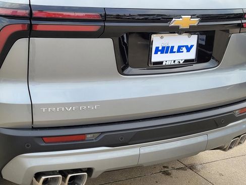 New 2026 Chevrolet Traverse LT w/ Driver Confidence Package FWD image 4