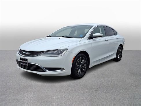 Used 2015 Chrysler 200 Limited w/ Convenience Group image 1